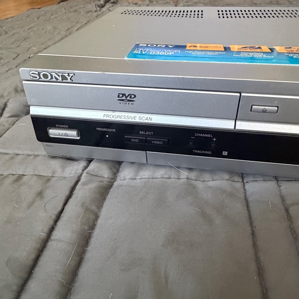 Sony SLV-D360P DVD VCR Combo Player Progressive Scan Hi-Fi Stereo Silver -READ - Picture 2 of 13